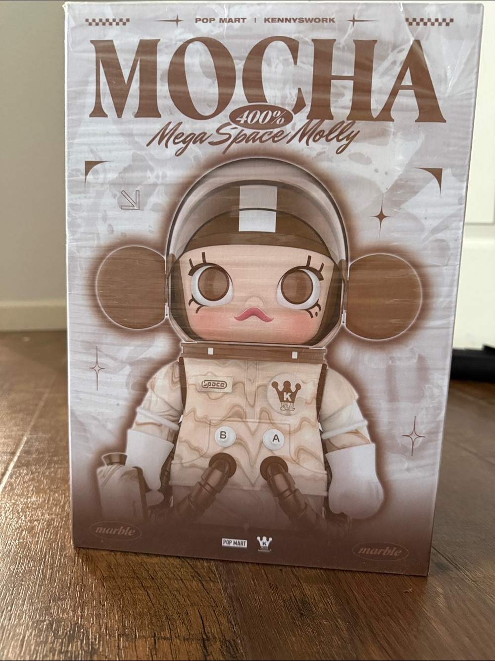 400% Mega Space Molly Mocha